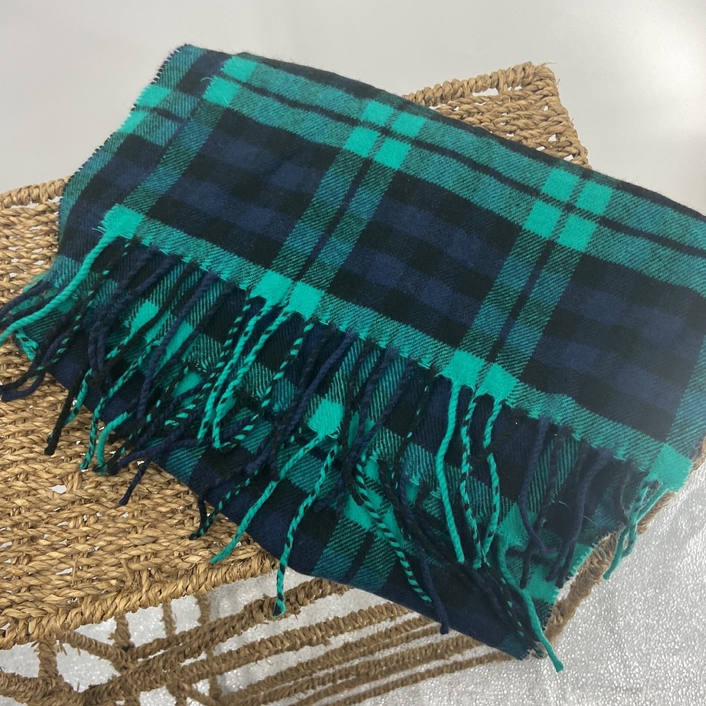 Cashmere scarf made in Scotland 100% cashmere plaid design